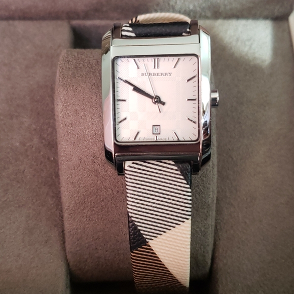Burberry Watch - Picture 1 of 5